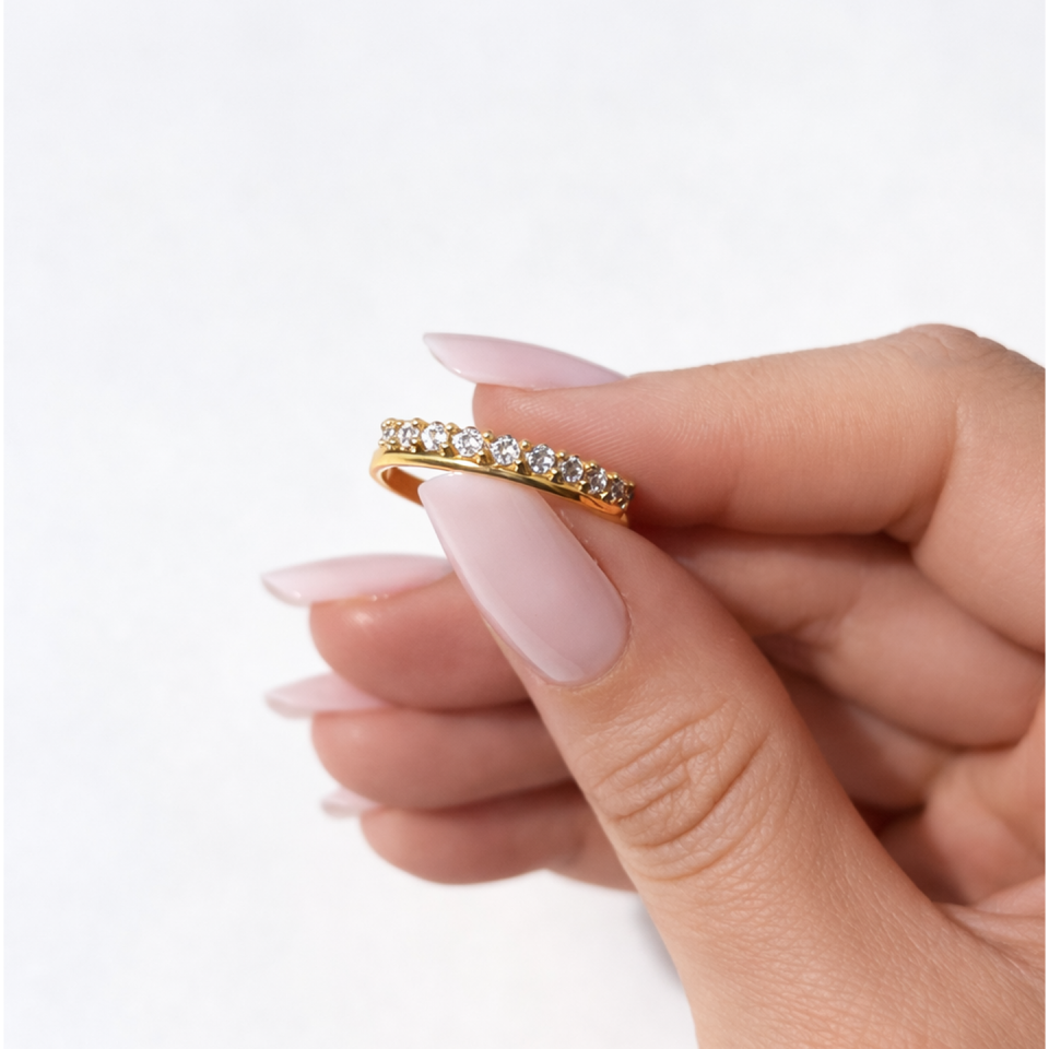 925 İnce Sıralı Taşlı Yüzük